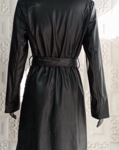 Abrigo eco cuero negro (601)